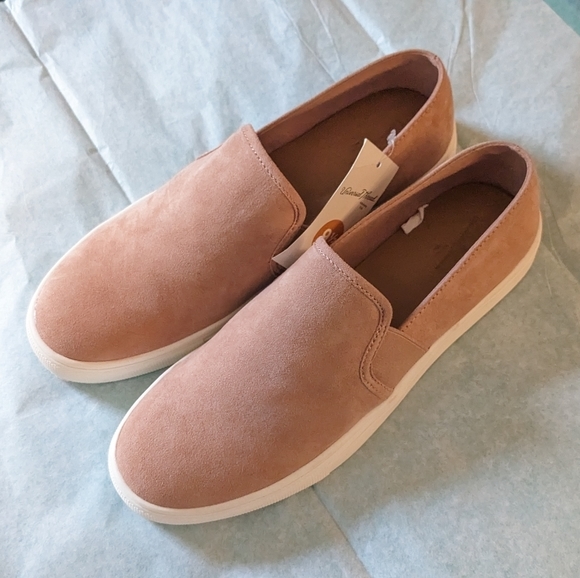 Universal‎ Thread Dusty Rose Suede Slip Ons NWT 9.5 - Picture 2 of 5